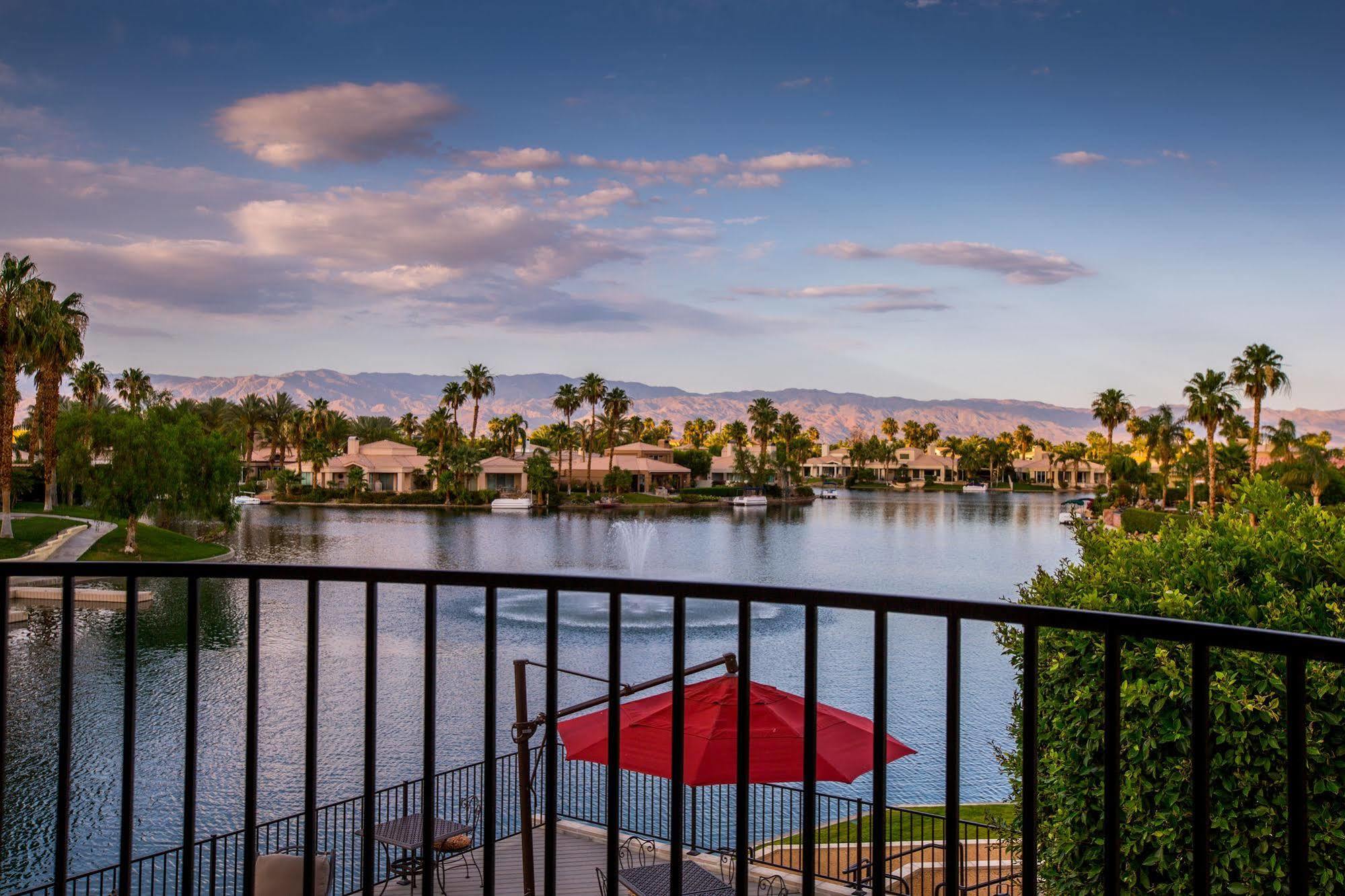 The Chateau At Lake La Quinta Luaran gambar